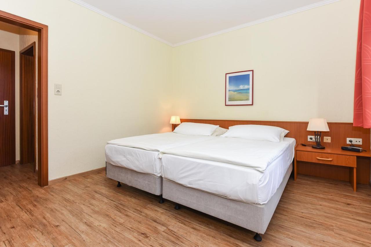 Hotel Garni Benser Watt Bensersiel Bagian luar foto